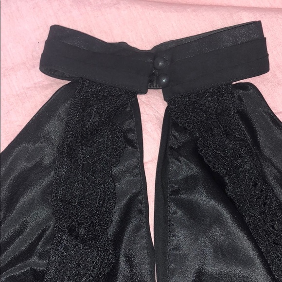 Super cute party crop top with black lace - Picture 3 of 3